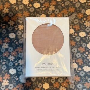 Mushie Extra-Soft Muslin Crib Sheet - Pink